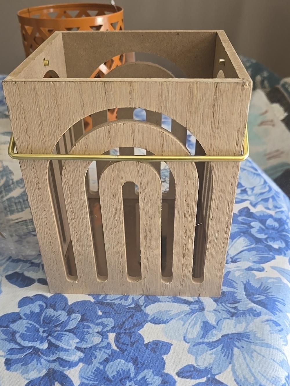 ❤️5/$25 New Wooden Arch Cutout Lantern - Natural Wood Color